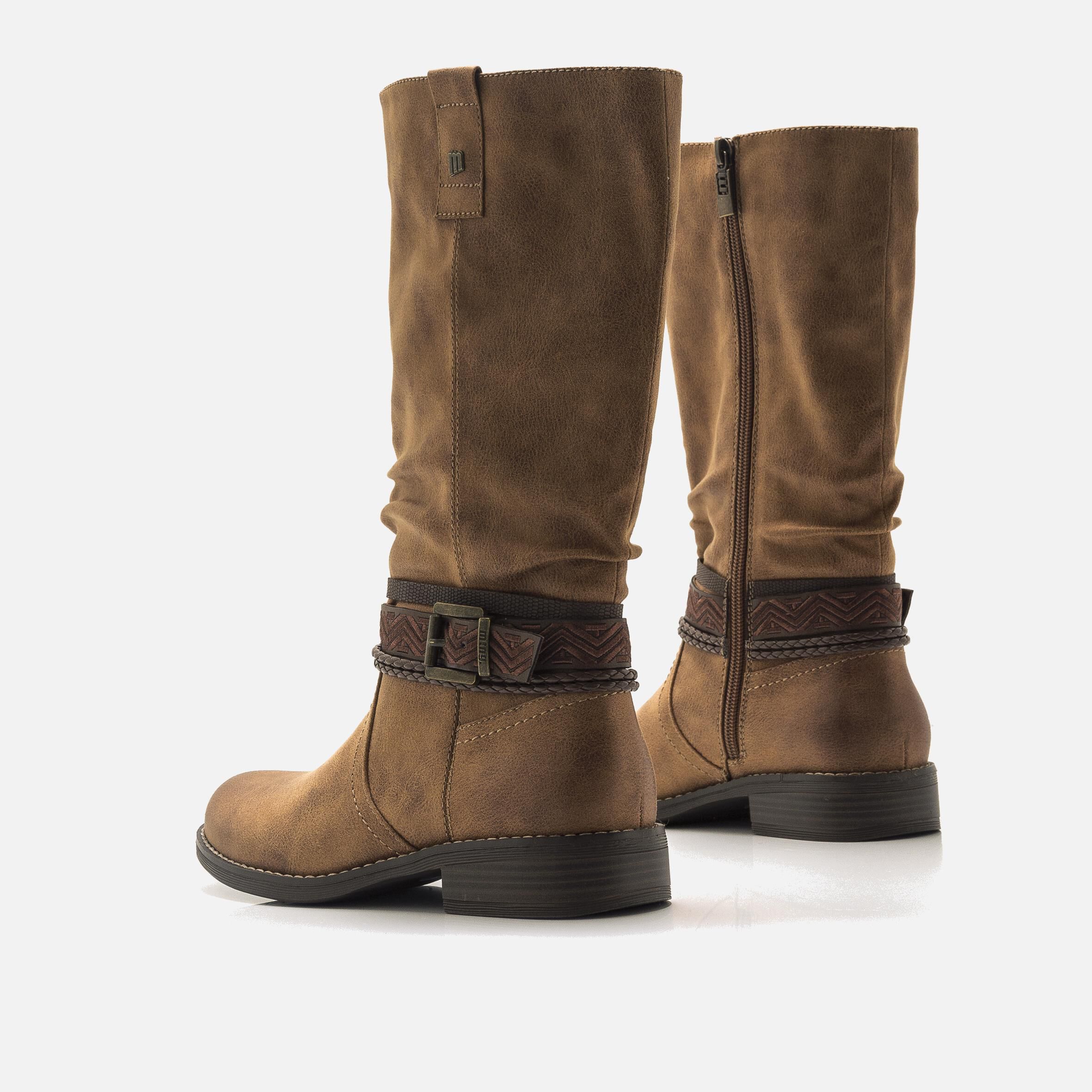 Bota plana online marron mujer